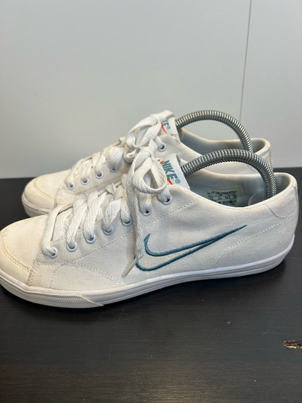 Nike Women’s Capri Canvas Low Top Sneakers White 315774-100 - Picture 6 of 9